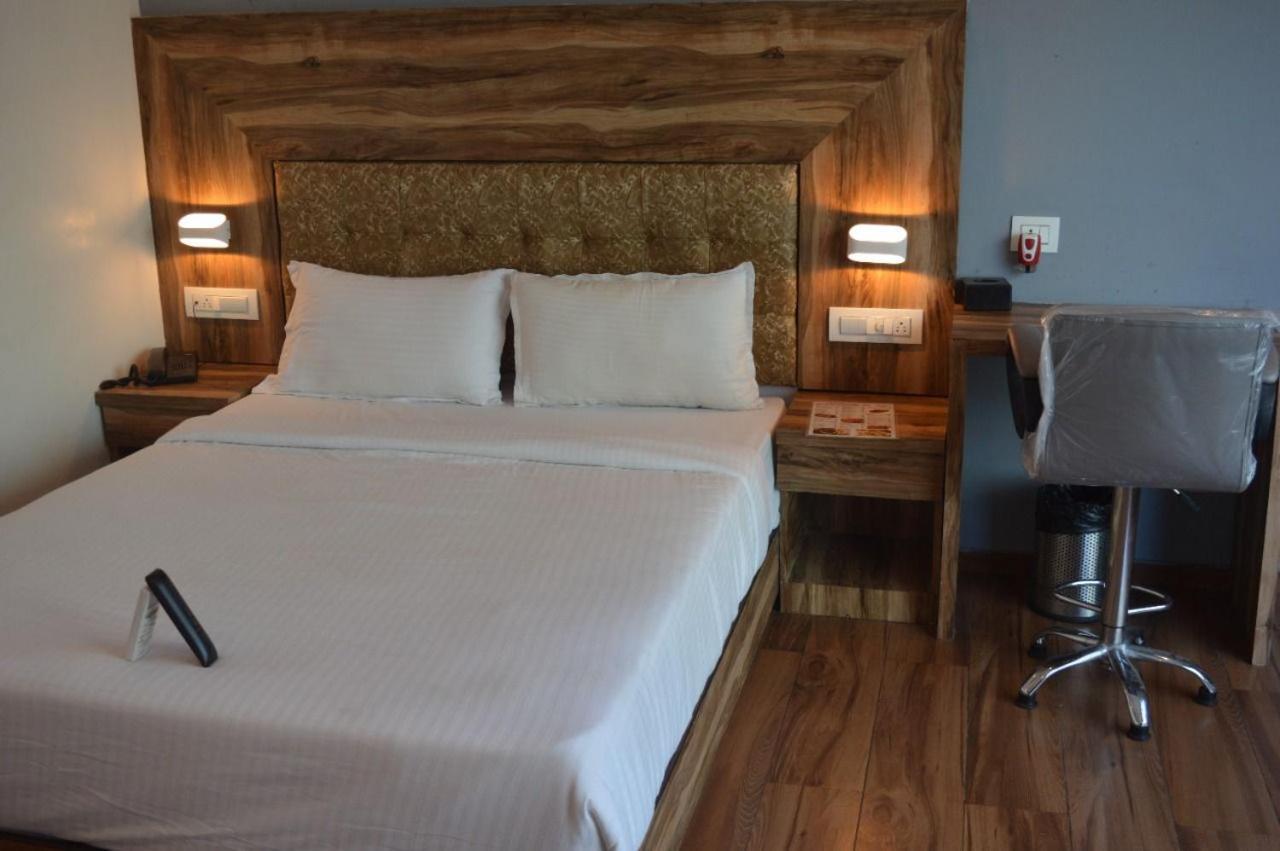 Hotel Byaris International By Bizzgrow Hotels Mumbai Ngoại thất bức ảnh